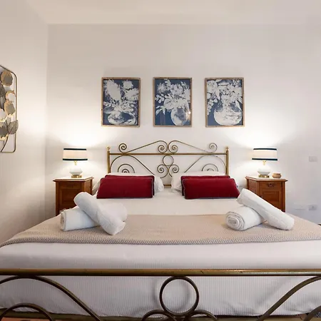 Appartement Via Del Corno, 1 - Paola - Elegant With Elevator *