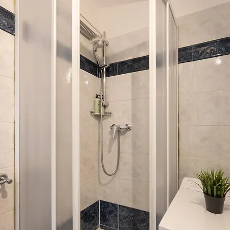 Apartman Via Del Corno, 1 - Paola - Elegant With Elevator